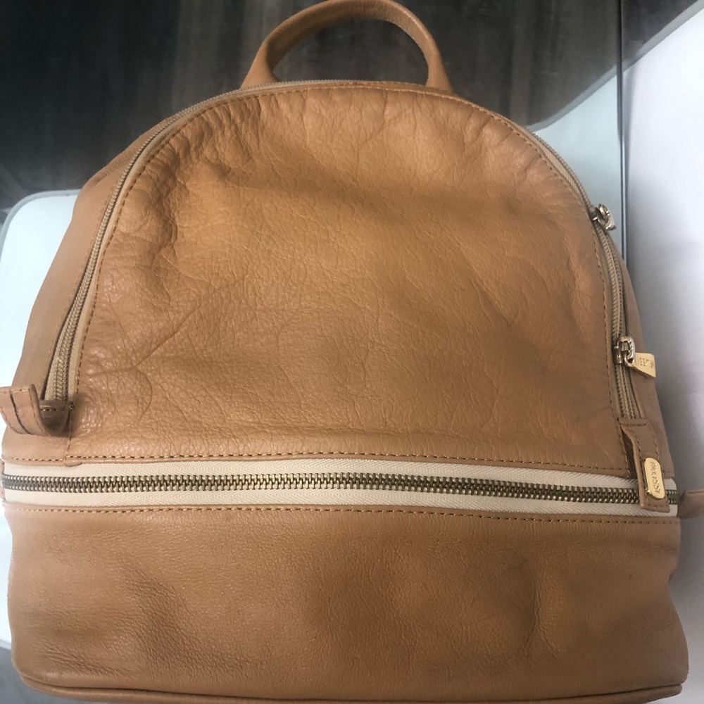 Mussi leather backpack